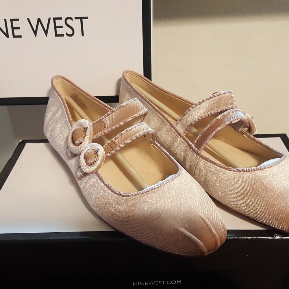 Women's Flats